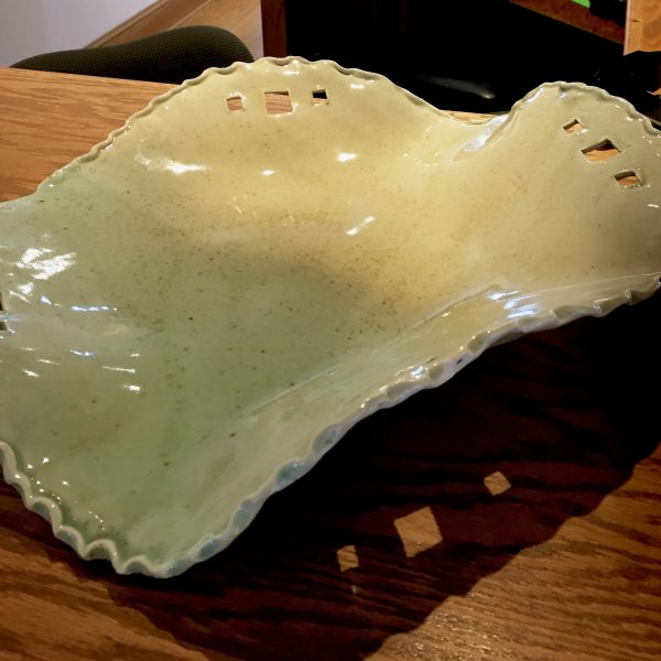 Ceramic plate by Ricardo Arango Ceramic plate by Ricardo Arango